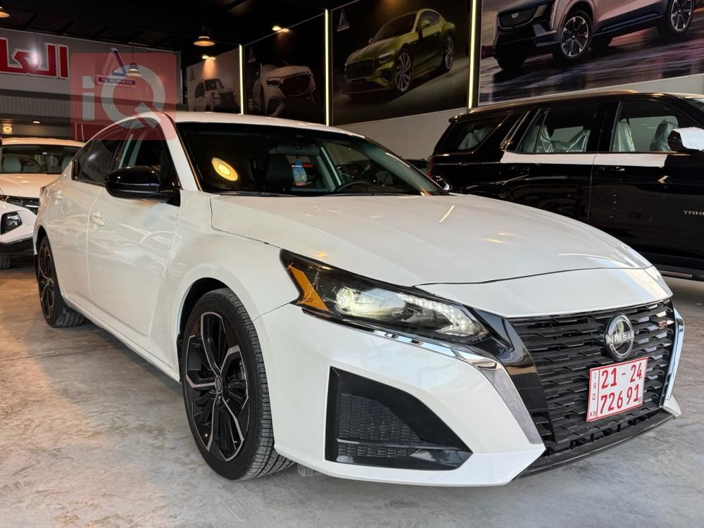 نيسان ألتيما